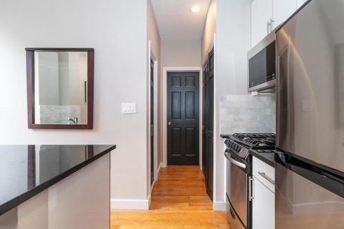 Renovated Lower Eastside 2BR Washer Dryer, New York (Foto 8)