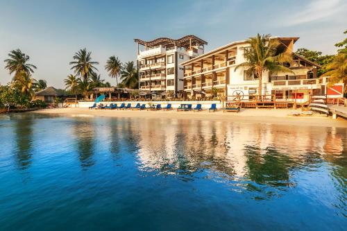 Brisas Del Mar Beach + Dive Resort, Roatán