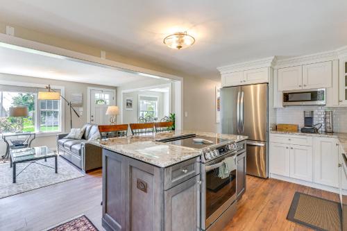 Old Saybrook Home with Screened Porch and Ocean View! in 康涅狄格舊塞布魯克 (CT)
