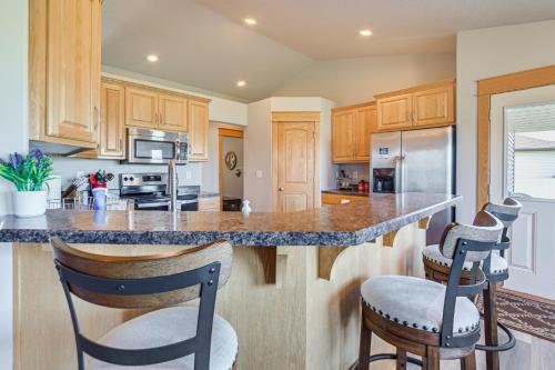Hot Tub and Fenced Yard Spacious Fargo Home! in Fargo, USA