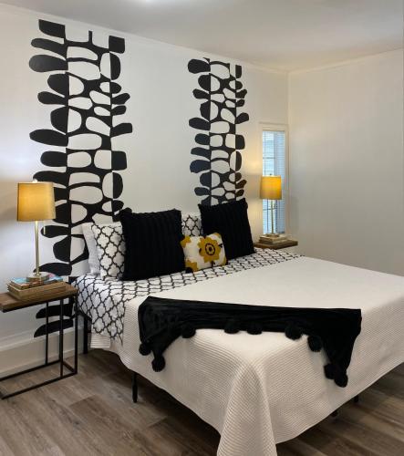 2 BR Modern Home - Visit Saratoga & Lake George in Queensbury, USA