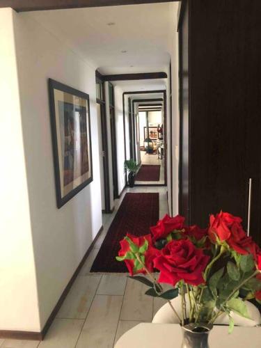 Red Cascade - Luxury 4 bedrooms -solar and aircons, Hartbeespoort (zdjęcie 3)