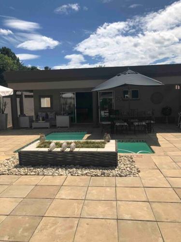 Red Cascade - Luxury 4 bedrooms -solar and aircons, Hartbeespoort (zdjęcie 6)