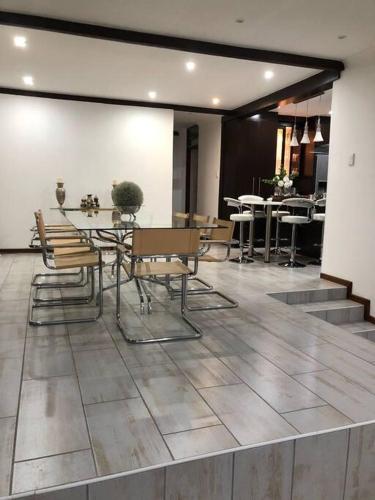 Red Cascade - Luxury 4 bedrooms -solar and aircons, Hartbeespoort (zdjęcie 7)