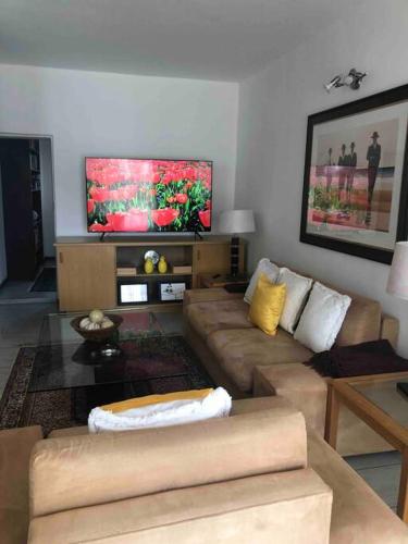 Red Cascade - Luxury 4 bedrooms -solar and aircons, Hartbeespoort (zdjęcie 9)