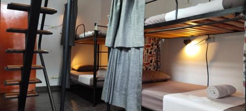 Bed in 6-Bed Mixed Dormitory Room with private bathroom image 5