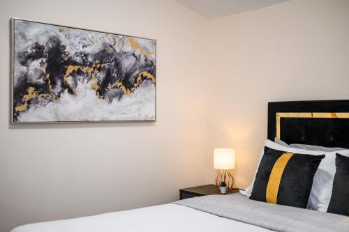 Cozy 4 Bedroom Near to Disney, Arcade and Games!