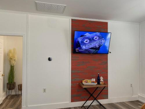 2 BR Modern Home - Visit Saratoga & Lake George in Queensbury, USA