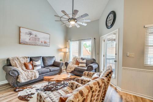 Downtown Gatlinburg Condo with Mountain-View Balcony in Gatlinburg, USA