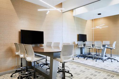 AC Hotel by Marriott Oklahoma City Bricktown - image 14