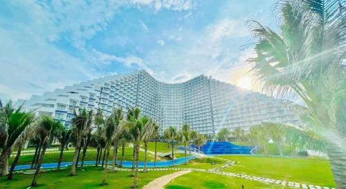 Happy Beach Seaview Hotel - The Arena Cam Ranh Resort