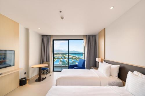 Happy Beach Seaview Hotel - The Arena Cam Ranh Resort