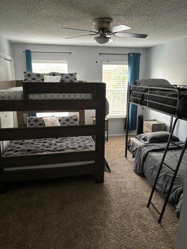 Hosting Nightly Nestings in Irving, Vereinigte Staaten von Amerika
