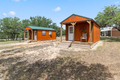Great Heart Whitefield Cabin 1 in Bandera, USA
