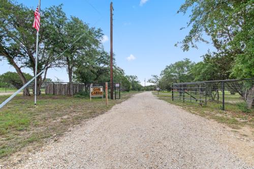 Great Heart Whitefield Cabin 1 in Bandera, USA