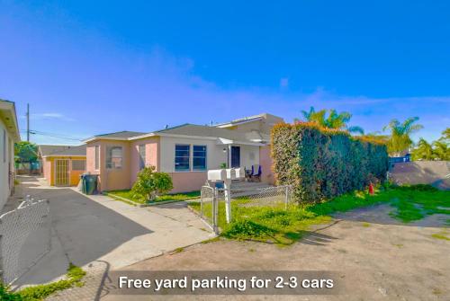30 days minimum only, Entire Lovely 3-Bedroom Home w Yard, Parking in Chula Vista, USA