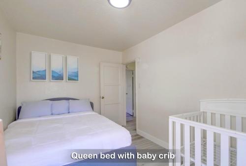 Entire Lovely 3-Bedroom Home w Yard, Parking