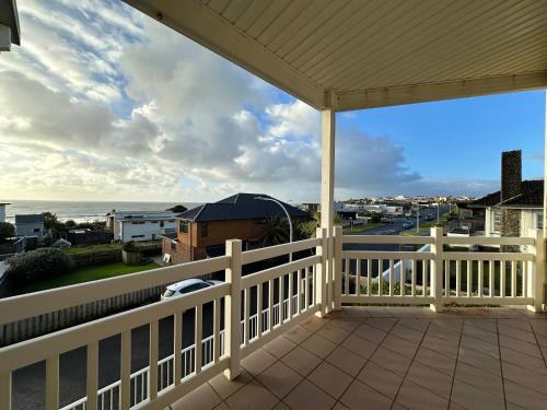 balkong/terrass, Hamblyn Heights Stunning Seaviews in New Plymouth in Strandon