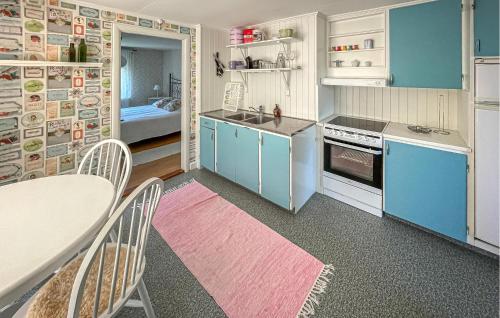 virtuve, Stunning Apartment In Burseryd in Ahult
