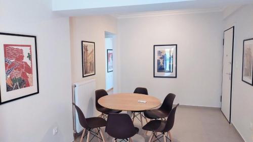 Modern apartment in Acropolis museum - image 9
