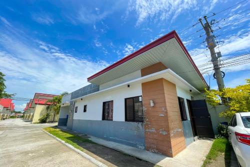 Exterior view, Casanova Inn in Capas