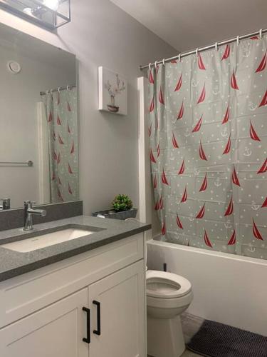 Exquisite 3 BR Villa with Double Garage-King Bed