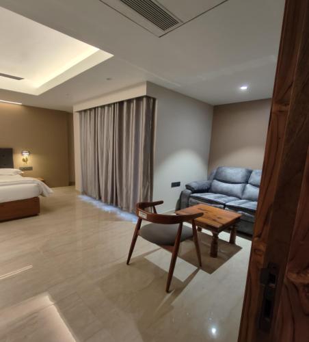 Sakthi Holiday's Inn