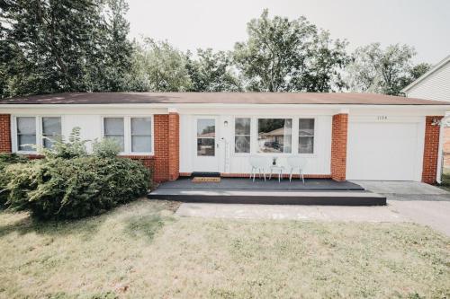 Hot Tub, Pool table, Sleeps 10 in Douglas Park