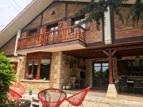 Caserio Arrigorri excelente ubicación jardín con barbacoa 14 plazas