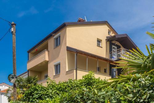 Studio with Balcony