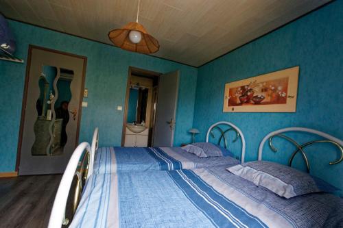 2 bedrooms, 4 beds
