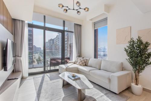 Elegant 1BR Retreat in Riviera 36 Near Downtown, Dubai