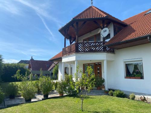 Exterior view, Juhasz Apartman in Gyenesdias