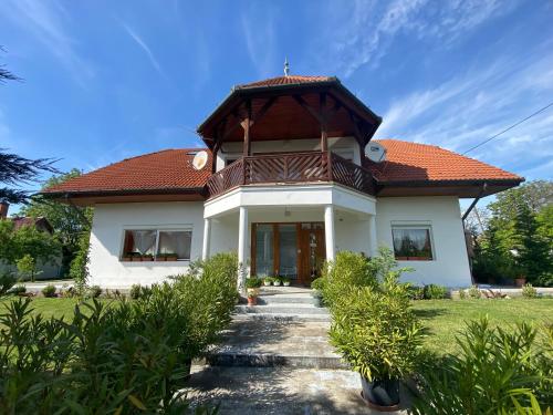 Exterior view, Juhasz Apartman in Gyenesdias