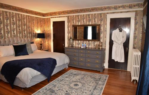 Grand Colonial Bed and Breakfast