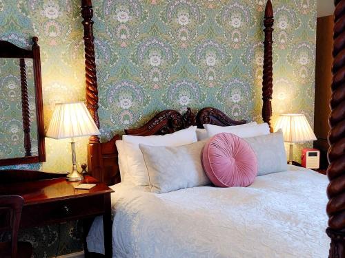 . Chough's Nest Hotel