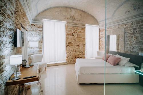 Ambrosia-Timeless Hosting, Palermo