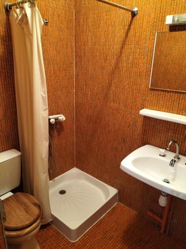 Zuhanyzó, Chambre Triple avec Balcon et Salle de Bains Privative 4 in Vallouise