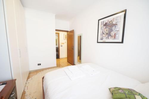 Luminous 2BR Family Apartment in Residential Area, Rome (photo 8)