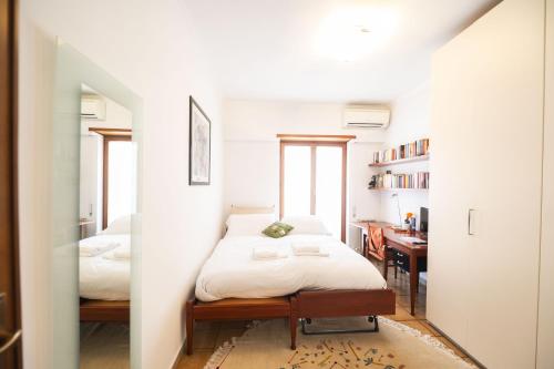 Luminous 2BR Family Apartment in Residential Area, Rome (photo 7)