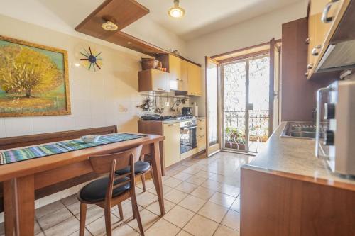 Luminous 2BR Family Apartment in Residential Area, Rome (photo 9)