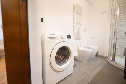 Luminous 2BR Family Apartment in Residential Area - image 13