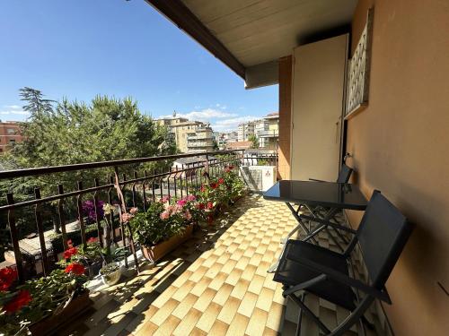 Luminous 2BR Family Apartment in Residential Area - image 13