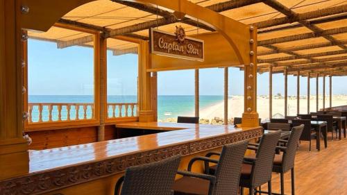 Bar/lounge, Turtle Beach Resort in Ras Al Hadd