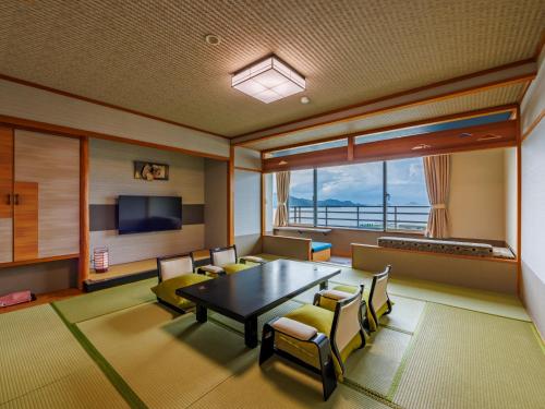 6 futon beds