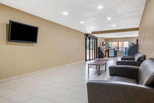 Clarion Inn International Drive - image 6