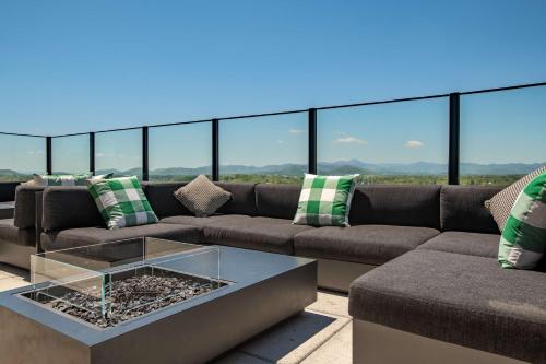 Étterem, Embassy Suites by Hilton Asheville Downtown near Thomas Wolfe Emlékhely