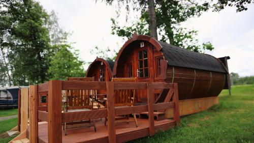 Nr 2 Campingfass mit Terrasse und Seeblick in Langenbernsdorf, Deutschland