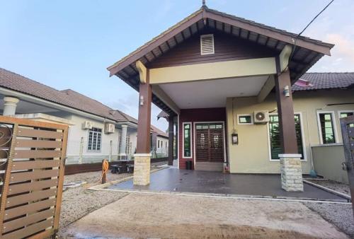 SEMI-D Marfis Homestay SEMI-D Marfis Homestay