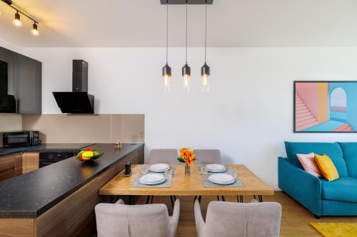 SKY PARK 1 - Luxurious #INSTAworthy Apartment in Downtown City Center with Included Parking, Best Address in Town, Bratislava (photo 8)